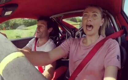 Video: Webber-Sharapova, giro in Porsche da urlo