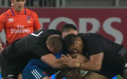Francia-All Blacks, terribile testata per Grosso