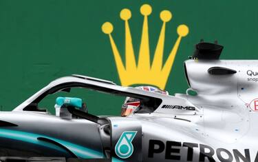 Hamilton re a Silverstone. Leclerc, show e terzo