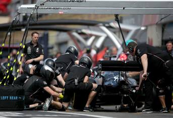 Hamilton, pit stop e strategia decisiva. VIDEO