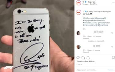 Telefono caduto, Hamilton si scusa con il fan