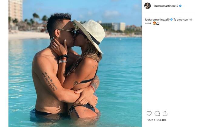 Le Vacanze Del Toro Lautaro Martinez E Agustina Gandolfo Pazzi D Amore Le Foto Sky Sport