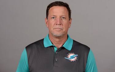 coach_dolphins