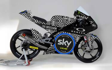 sky_vr46_livrea_oakley_aragon