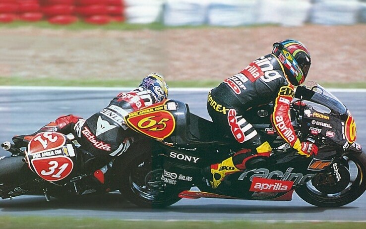 Il contatto tra Capirossi e Harada - GP Argentina 1998 (foto: twitter.com)