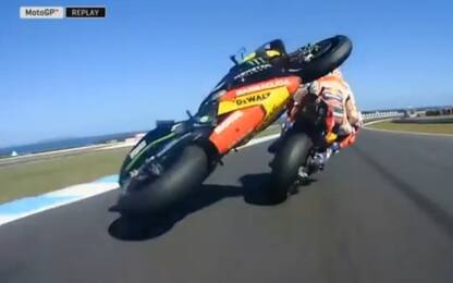 Marquez out: Zarco lo tampona a 300 km/h VIDEO