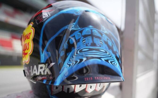 MotoGP, GP Catalunya: Jorge Lorenzo e il nuovo casco da 'Bad Boy'. FOTO |  Sky Sport