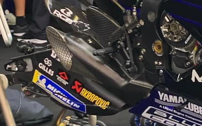 Rossi, scarico inedito sulla sua Yamaha. FOTO