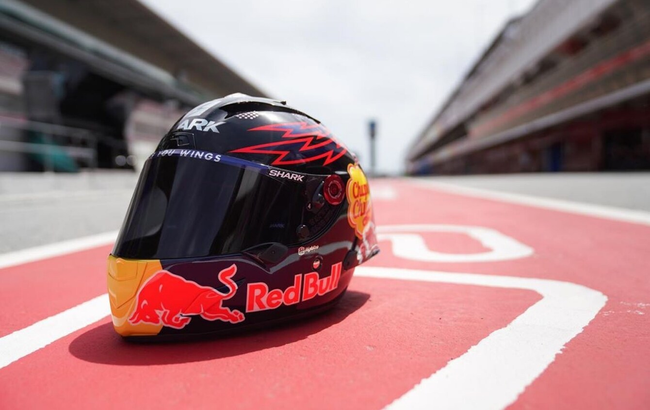 MotoGP, GP Catalunya: Jorge Lorenzo e il nuovo casco da 'Bad Boy'. FOTO |  Sky Sport