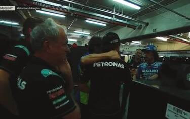 Rins, a fine gara le scuse a Morbidelli. VIDEO