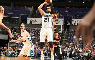 NBA: Belinelli fa 13, Charlotte torna al successo