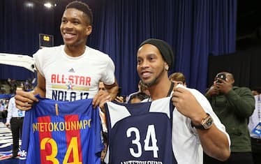 NBA, Ronaldinho come Nash: show di schiacciate!