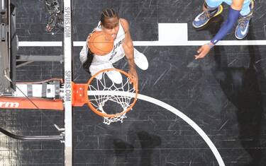 NBA, Leonard mostruoso, Spurs in controllo: 2-0