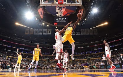 Giovani Lakers crescono: Bulls ko in rimonta 