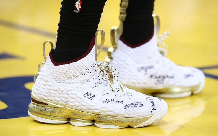 NBA, #4HM, #SFG, #RWTW: come decifrare tutti i messaggi sulle scarpe di  LeBron James | Sky Sport