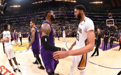 Scambi e sacrificio AD: Lakers avranno 32 milioni