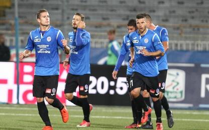 Il Frosinone cade 2-1 a Novara, tre in testa