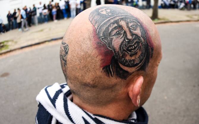 Maradona Al Gimnasia La Plata La Presentazione E Uno Show Le Foto Sky Sport En zonatattoos, comunidad de tatuadores y aficionados al tatuaje. maradona al gimnasia la plata la