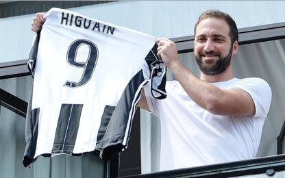 Higuain, la Juve celebra i suoi 30 anni