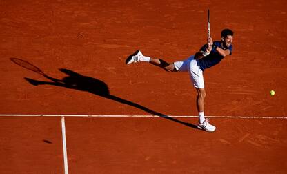 Montecarlo: Nadal batte Zverev, Djokovic soffre