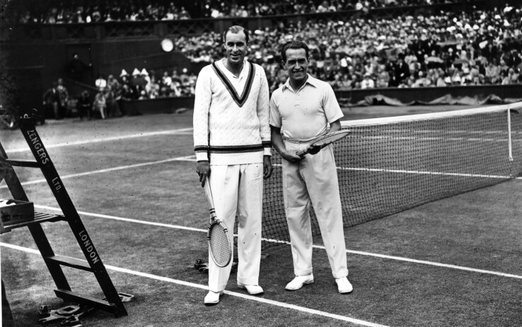 Bill Tilden (sulla sinistra) in una foto del '29 prima di un match a Wimbledon contro il francese Henri Cochet