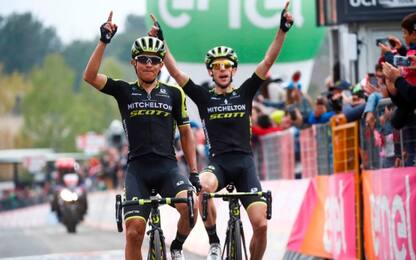Giro 2018, sull'Etna vince Chaves. Yates in rosa
