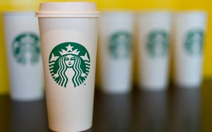 Starbucks pronta a mettere un sovrapprezzo sulle tazze d'asporto 