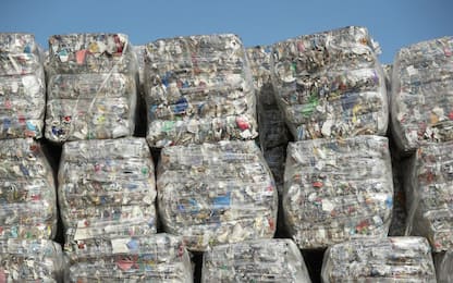 Usa: scoperto materiale sosia della plastica, riciclabile all'infinito