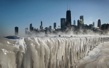 Chicago, lo spettacolo del lago Michigan ghiacciato