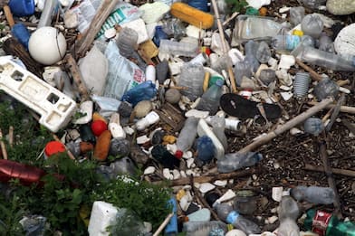 Napoli, smaltimento irregolare di rifiuti: pelletteria sotto sequestro