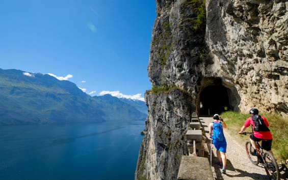 Consigli24  Passeggia lungo i sentieri più belli e mozzafiato con