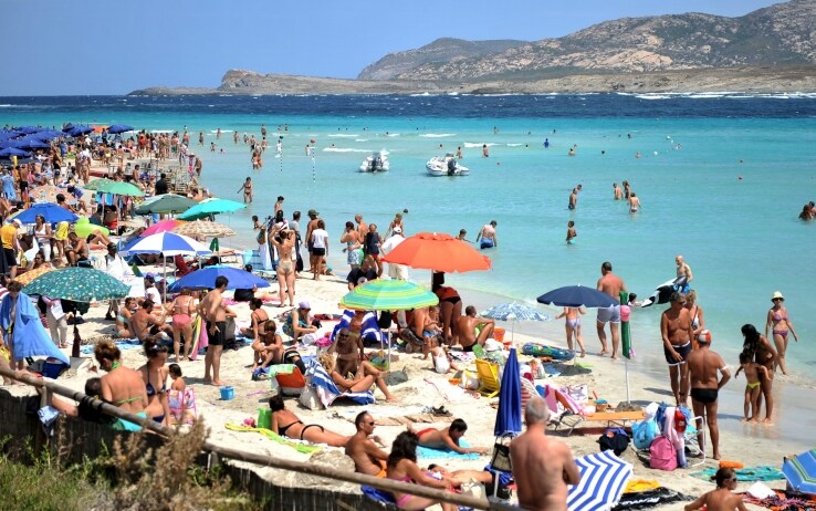 Get Wallpaper Stintino La Pelosa Diventa Spiaggia A Numero Chiuso Ticket Da 3 For Free