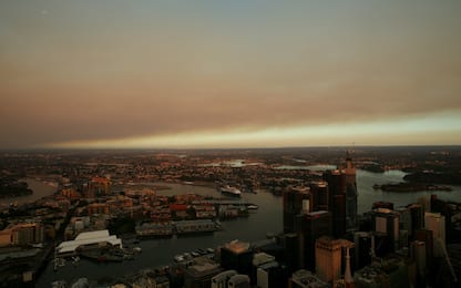 Australia, Sydney ancora avvolta nella coltre di fumo. FOTO