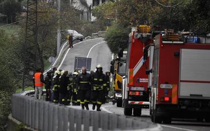 Albero su auto in Valle d'Aosta, 2 morti