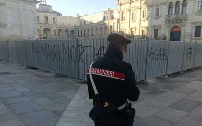 Scritte contro la polizia a Lecce