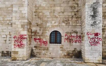 'Ti amo' su muri della cattedrale di Trani, il sindaco: 'Hai una fidanzata idiota'