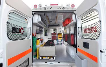 Scontro tra auto, ferito bimbo di un anno