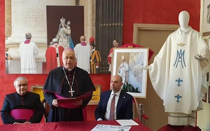 Sassari,Papa dona sua casula a Viandanti