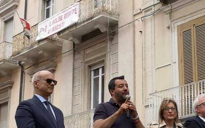 Striscione Pd contro Salvini in Molise