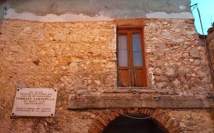 Via balcone abusivo casa Campanella