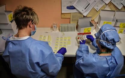 Coronavirus, in Lombardia aumentano i contagi ma calo dei decessi