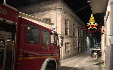 Crollo in ex fabbrica Vaiano,10 evacuati