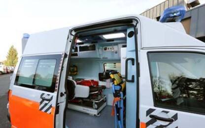 A Prato ruba ambulanza volontari e fugge