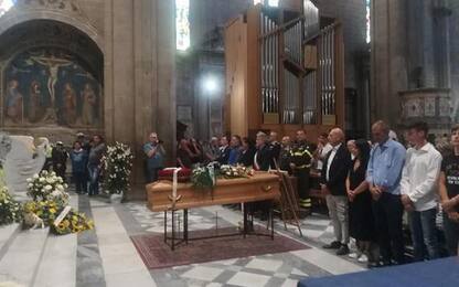 Folla a funerali vittima maltempo Arezzo