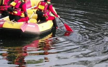 Canoa si ribalta, si cerca un disperso