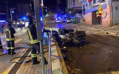 Due morti carbonizzati in incidente stradale a Genova