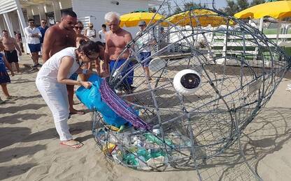 Fiumicino, scultura 'Dory' sarà il contenitore dei rifiuti in spiaggia
