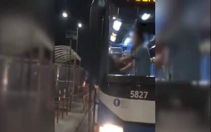 Frosinone, autista malmena un passeggero dell'autobus. VIDEO