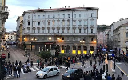 Cortei Trieste:CasaPound e antifascisti sfilano,no incidenti