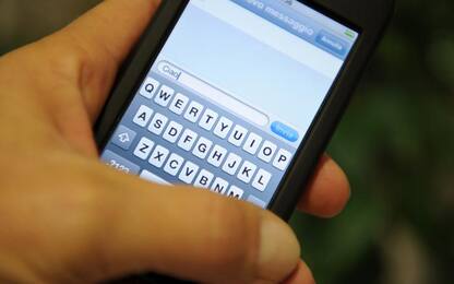 Carceri: scoperti 13 telefoni cellulari